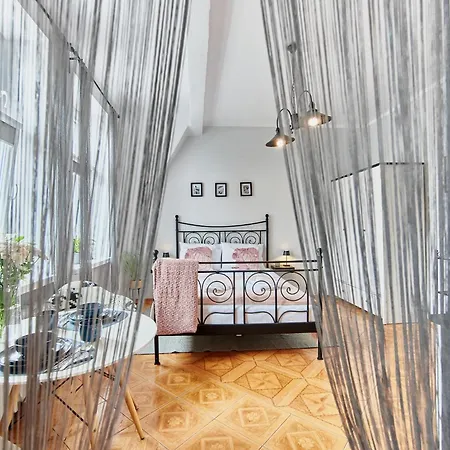 Golden Hour Apartments- Boleslawa Chrobrego 8 *